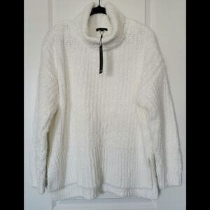 21 Main‎ Fuzzy Super soft Turtleneck Sweater - XL - White
